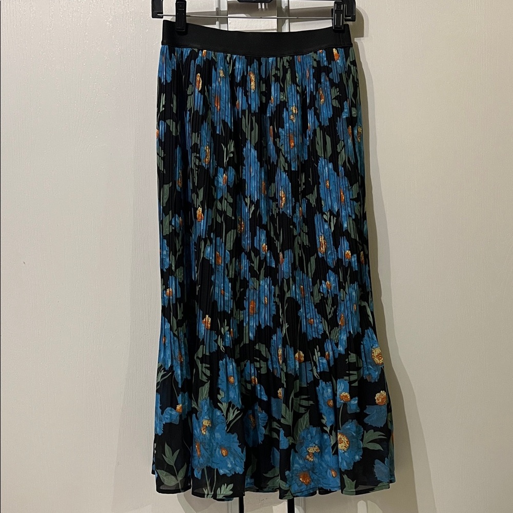 NWT Floral Pleated Midi Skirt in Black Blue and Green